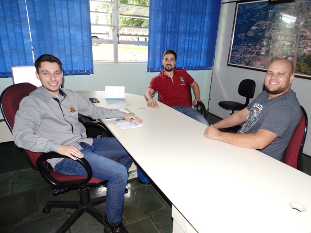 Secretário de Planejamento da prefeitura de Ramilândia visita Câmara de Matelândia.