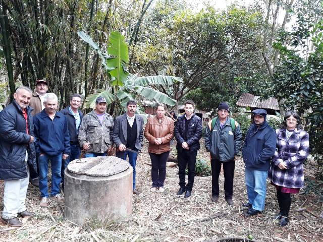 Vereadores participam de curso sobre fruticultura.