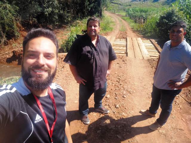 Vereadores vereficam construção de nova ponte no interior.