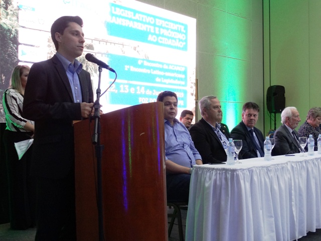 ACAMOP realiza 6º Encontro de vereadores em Foz do Iguaçu.