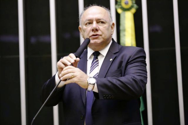 Deputado federal Schiavinato morre por complicações causadas pela Covid-19.