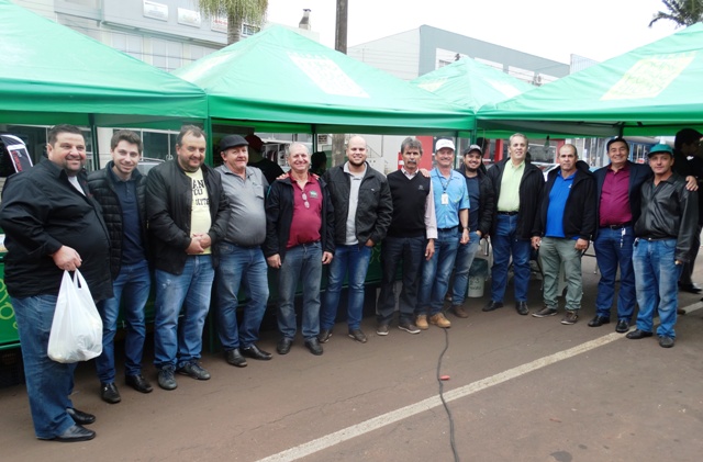 Kit para feiras incentiva produção entre agricultores associados à COOPAFRA.