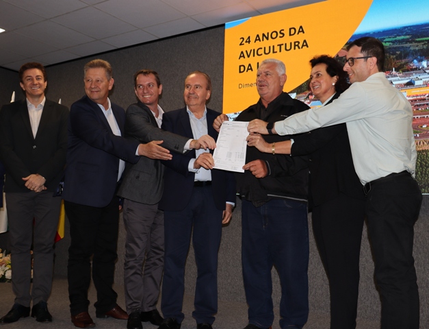 Lar completa 24 anos com inaugurações em Matelândia e vereadores estiveram presentes.