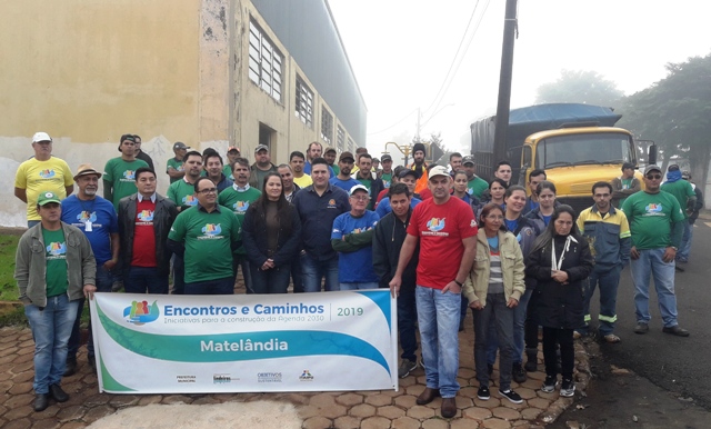 Vereadores acompanharam a abertura da Semana do Meio Ambiente no bairro Vila Nova.