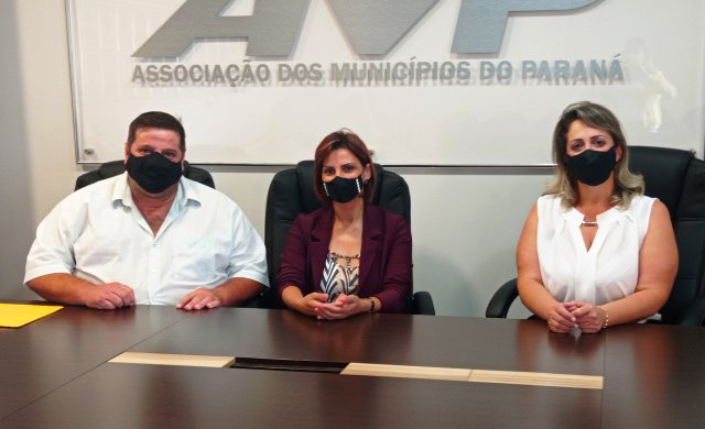 Vereadores Celso (Bedéco), Marenilce e Jussara participaram de capacitação e fazem visitas na Capital do Estado.