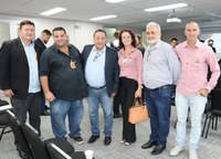 Vereadores de Matelândia, Deputado Hussein Bakri e lideranças políticas do Oeste do Paraná estiveram em reuniões com COPEL e IAT.