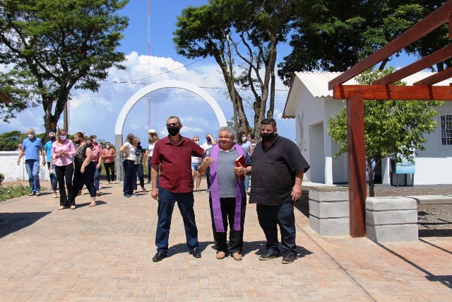 VEREADORES PARTICIPAM DA INAUGURAÇÃO DA REVITALIZAÇÃO DO CEMITÉRIO MUNICIPAL.