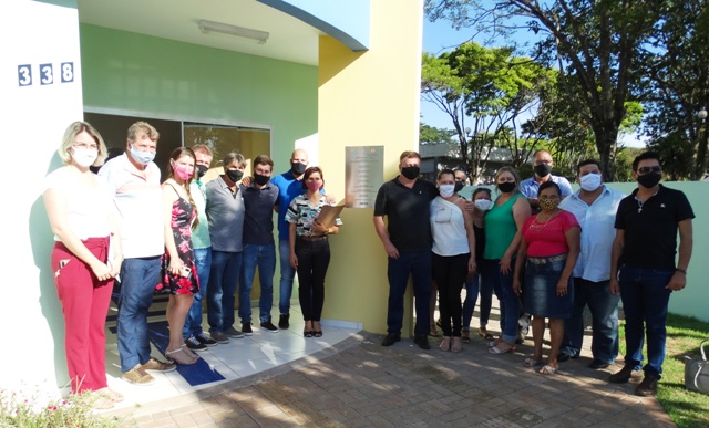 Vereadores participam da inauguração do novo prédio do CRAS em Matelândia.