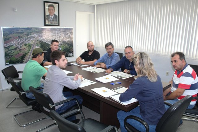 Vereadores participam de reunião para Tratar das Festividades do Município.