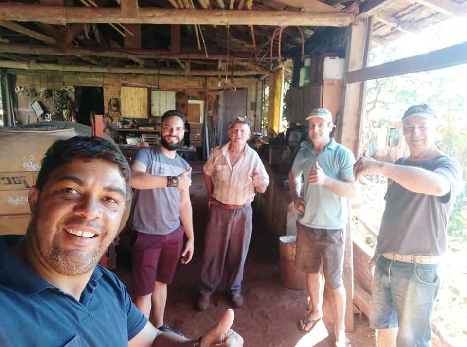 Vereadores Paulo C. Gomes e Cleiton visitaram moradores da Vila Brasil.