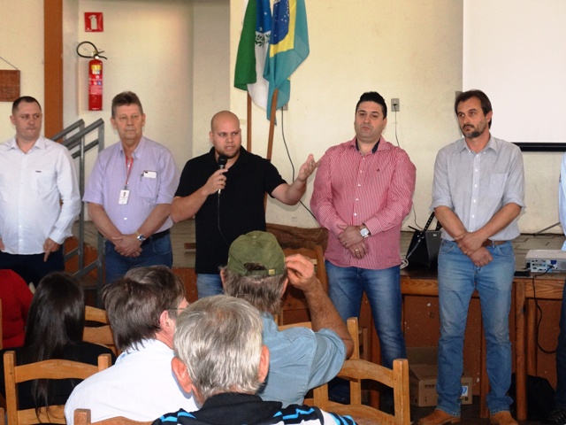 Vereadores prestigiam encontro sobre Qualidade do Leite.