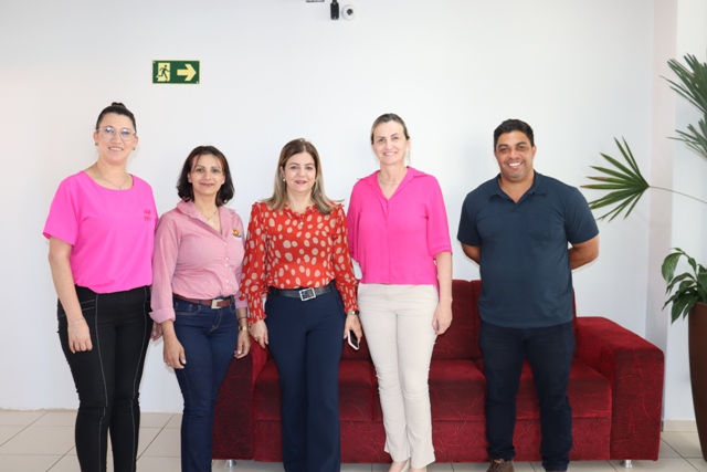 Vereadores realizam visita técnica junto a Secretaria da Educação de Cascavel.